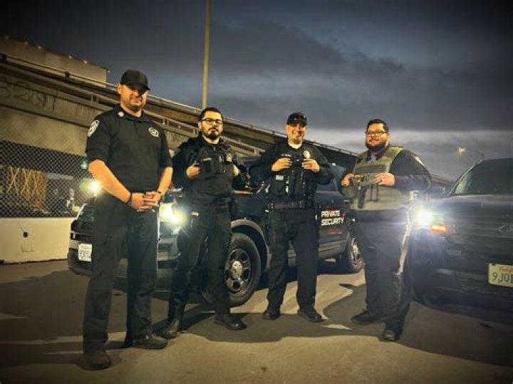 Adin Ross's Security Guard Breaks his Arm During Stream