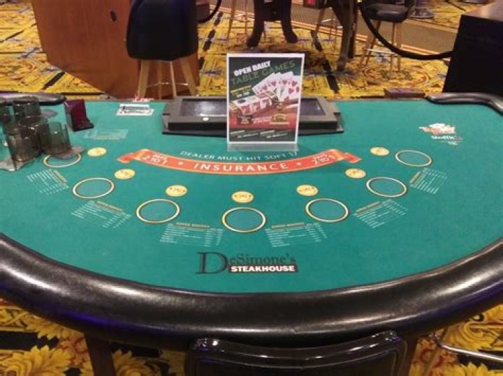 Are there $10 blackjack tables in Vegas?