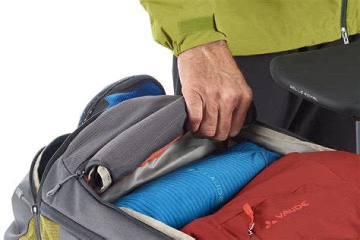 vaude: Information about the word 'vaude'